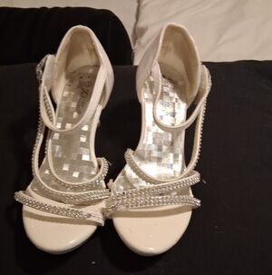 Elegant White Strappy Women's Sandals